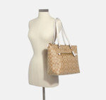 Picture of COACH Gallery Tote In Signature Canvas