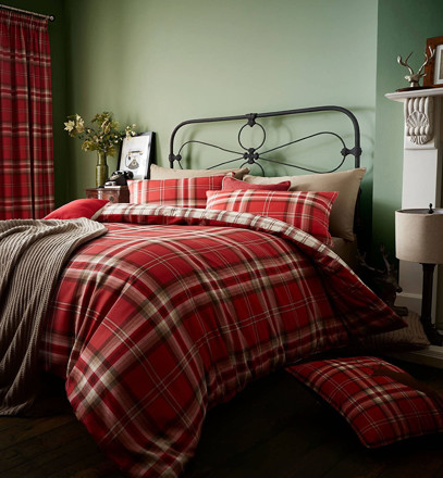 Picture of Catherine Lansfield Kelso Duvet Set Red
